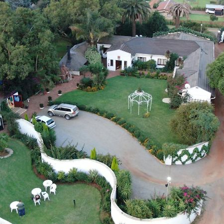 Blue Mango Lodge Kempton Park Extérieur photo