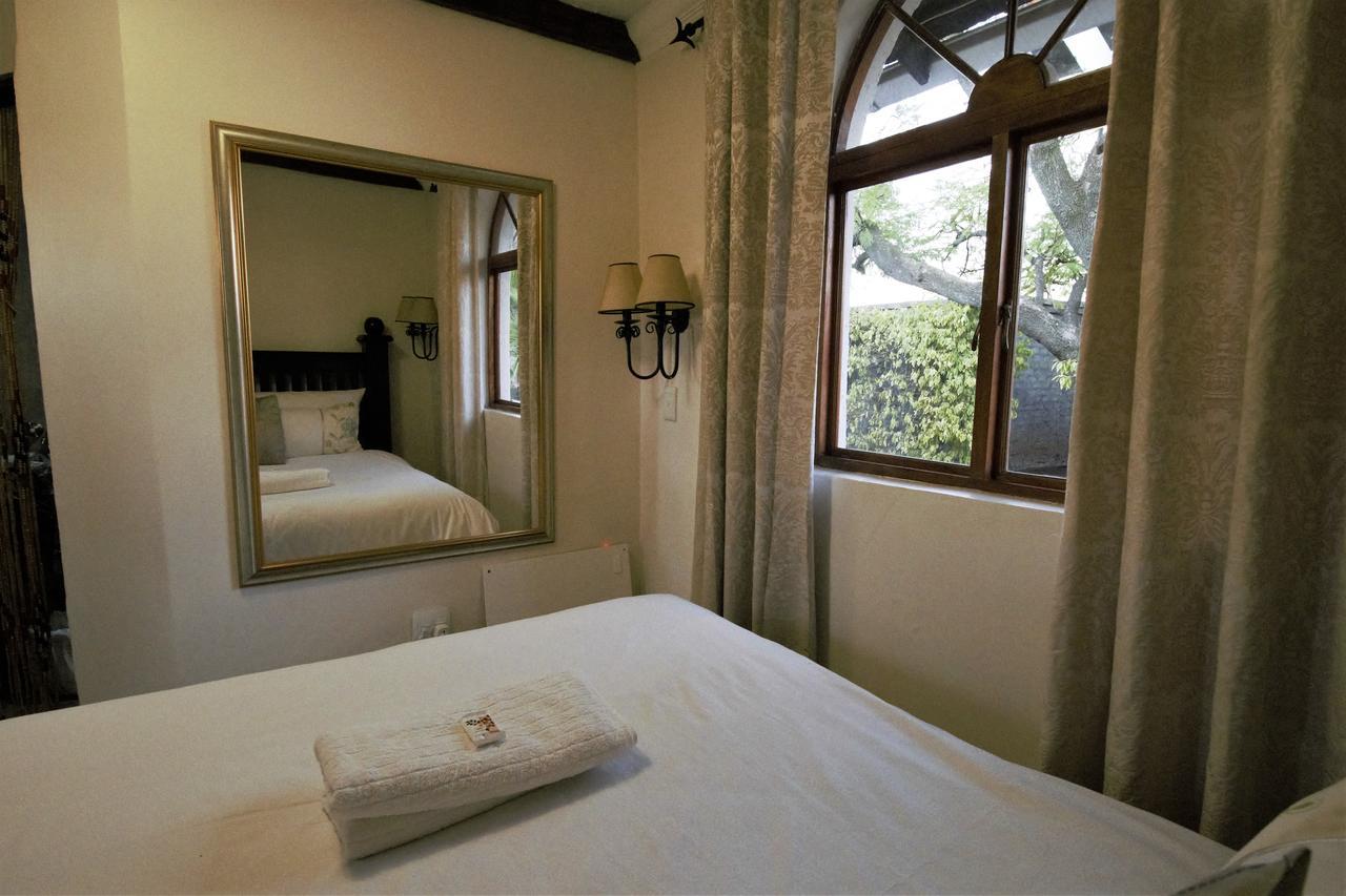 Blue Mango Lodge Kempton Park Extérieur photo