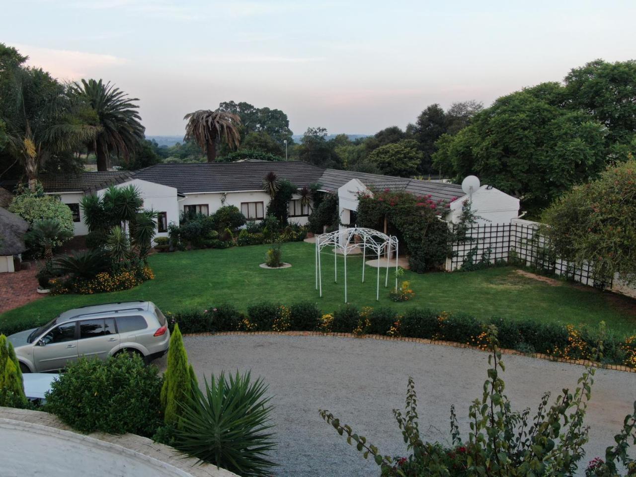 Blue Mango Lodge Kempton Park Extérieur photo