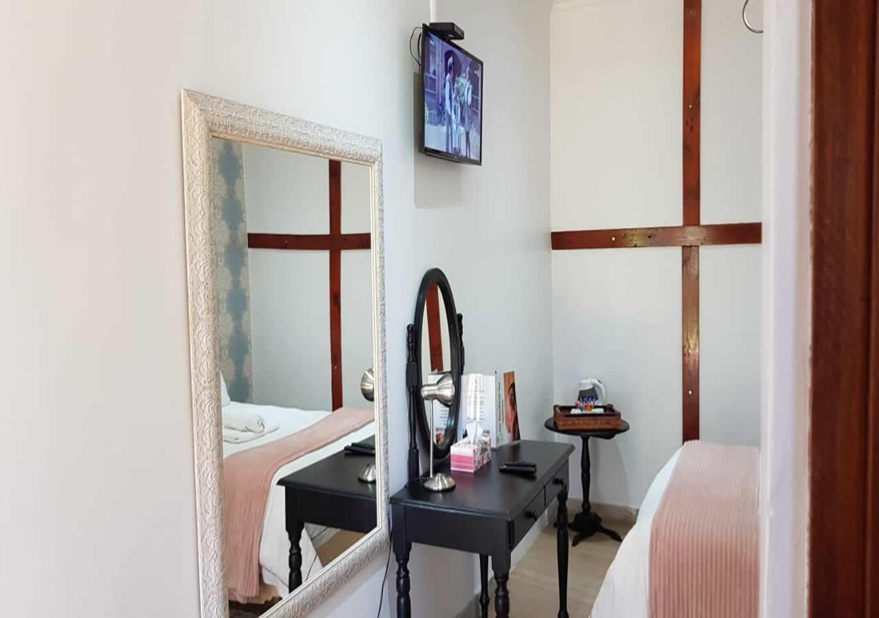 Blue Mango Lodge Kempton Park Extérieur photo